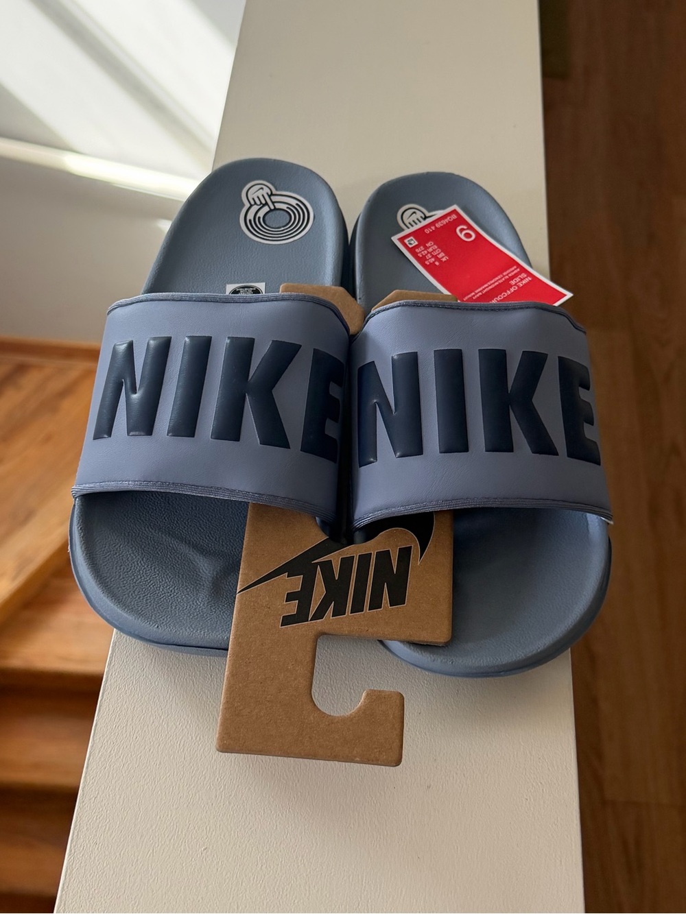 Brand new”NIKE “(offcourt slide)UNISEX slippers.Size-W-9,M-8.Color-midnight navy